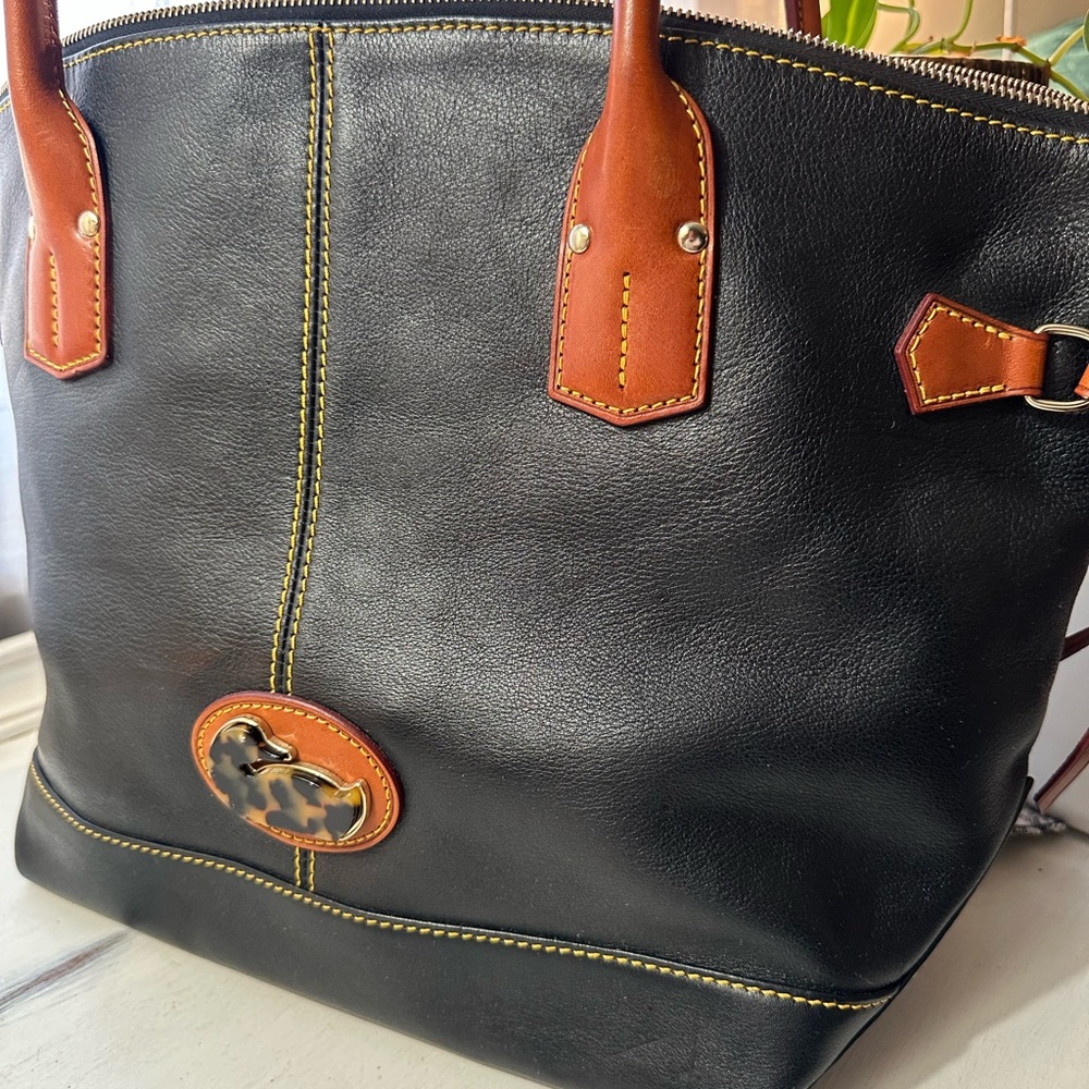 Dooney & Bourke Black & Brown Leather Tortoise Shell Emblem Champosa Tote Bag